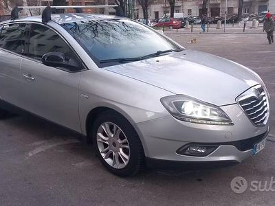 Begagnad Lancia Delta 120 HK (88 kW) 2012 Grå Halvkombi
