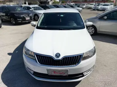 Usata Skoda Rapid Ambition 75 CV (55 kW) 2014 Bianco Utilitaria