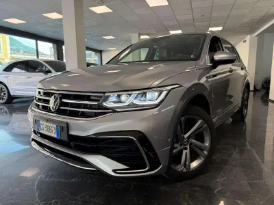 Usata VW Tiguan Allspace R-line 150 CV (110 kW) 2023 Grigio SUV