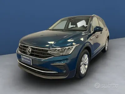 Usata VW Tiguan Life 131 CV (96 kW) 2021 Blu/azzurro SUV