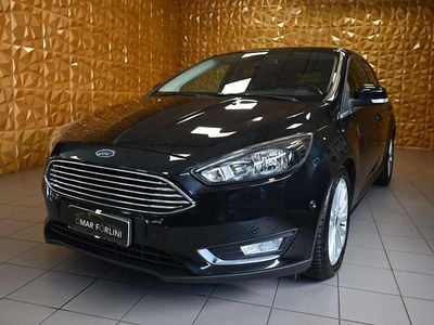 Käytetty Ford Focus Titanium S 125 HP (91 kW) 2015 Musta Sedan