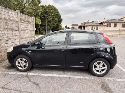 Usata Fiat Grande Punto Dynamic 75 CV (55 kW) 2007 Nero Utilitaria