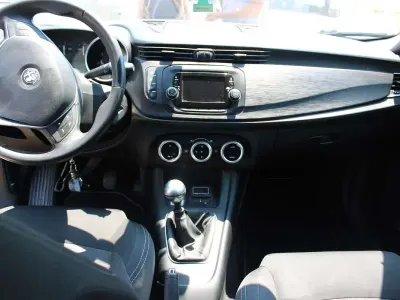 Usata Alfa Romeo Giulietta Super 120 CV (88 kW) 2017 Nero Utilitaria