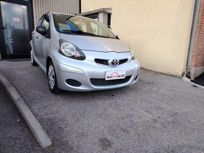 Usata Toyota Aygo Sol 68 CV (50 kW) 2009 Argento metallizzato Utilitaria