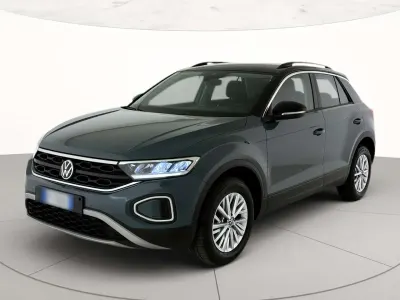 Usata VW T-Roc Life 150 CV (110 kW) 2025 Petroleum blue metallizzato ne SUV