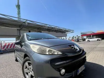 Usata Peugeot 207 73 CV (53 kW) 2009 Berlina