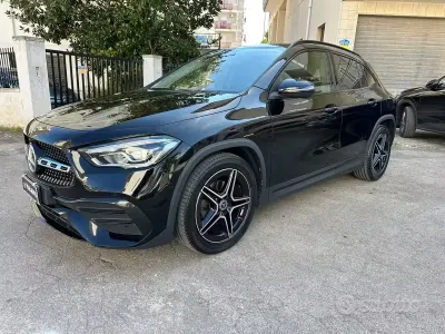 Usata Mercedes GLA200 Premium 150 CV (110 kW) 2022 Nero SUV