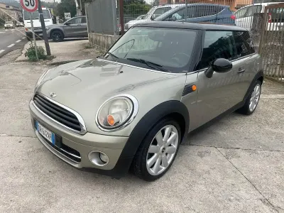 Usata Mini Cooper 120 CV (88 kW) 2009 Marrone Utilitaria