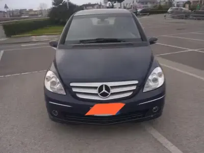 Usata Mercedes B180 109 CV (80 kW) 2008 Bluazzurro Monovolume