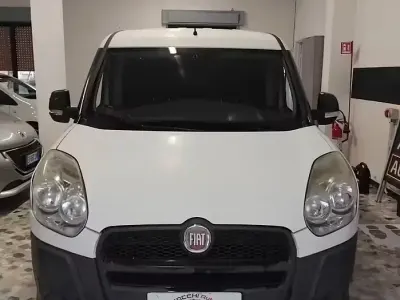 Begagnad Fiat Doblò 105 HK (77 kW) 2011 Vit Minibuss