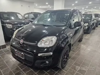 Usata Fiat Panda Lounge 69 CV (50 kW) 2014 Nero Utilitaria