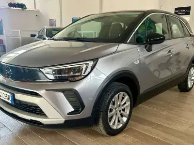 Usata Opel Crossland Ultimate 110 CV (80 kW) 2022 Argento SUV