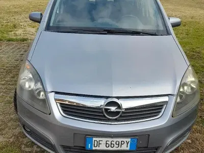 Usata Opel Zafira 120 CV (88 kW) 2007 Grigio Monovolume