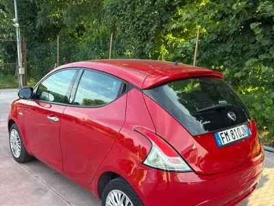 Usata Lancia Ypsilon Platinum 69 CV (50 kW) 2017 Utilitaria
