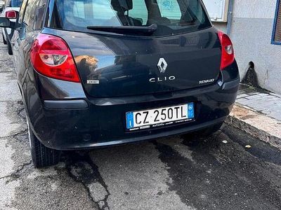 Usata Renault Clio II 85 CV (62 kW) 2005 Nero Berlina