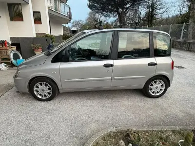 Usata Fiat Multipla 120 CV (88 kW) 2007 Grigio Monovolume