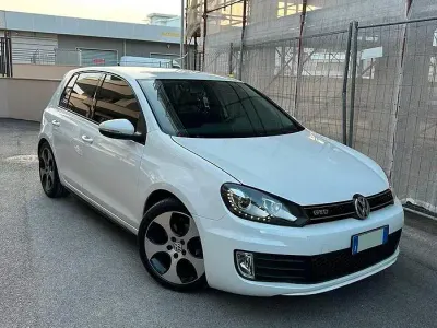 Usata VW Golf VII 105 CV (77 kW) 2012 Bianco Berlina