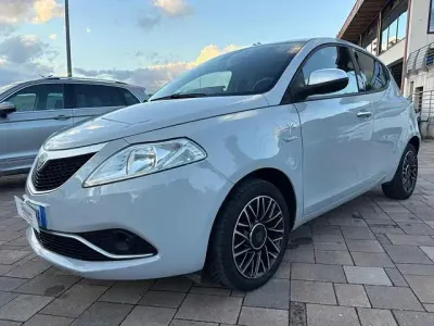 Usata Lancia Ypsilon S 95 CV (69 kW) 2017 Grigio Utilitaria
