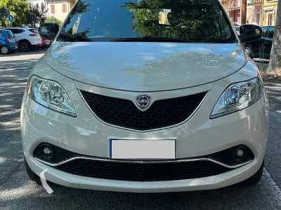 Usata Lancia Ypsilon 69 CV (50 kW) 2017 Utilitaria