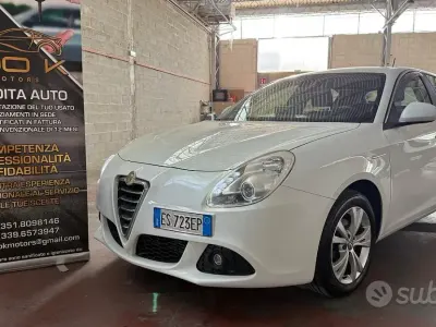 Usata Alfa Romeo Giulietta Exclusive 105 CV (77 kW) 2013 Bianco Utilitaria