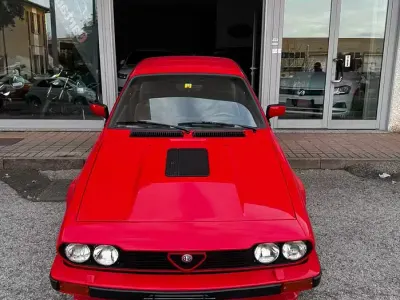 Usata Alfa Romeo Alfa 6 158 CV (116 kW) 1983 Rosso Berlina