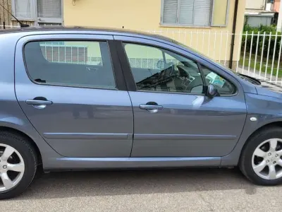 Begagnad Peugeot 307 109 HK (80 kW) 2006 Grå Sedan
