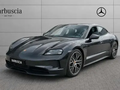 Usata Porsche Taycan Performance Package 319 kW (435 CV) 2024 Grigio Berlina