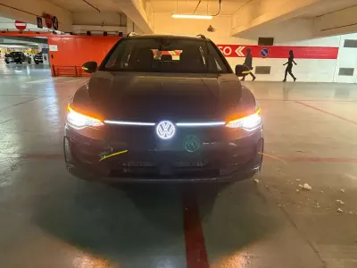 Usata VW Golf VIII Life 116 CV (85 kW) 2024 Grigio Station wagon