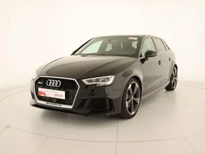 Usata Audi RS3 Sportback Comfort 400 CV (294 kW) 2020 Nero mythos metallizzato Utilitaria