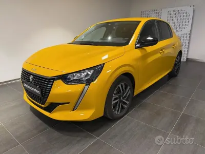 Usata Peugeot 208 Allure 102 CV (75 kW) 2023 Giallo Utilitaria