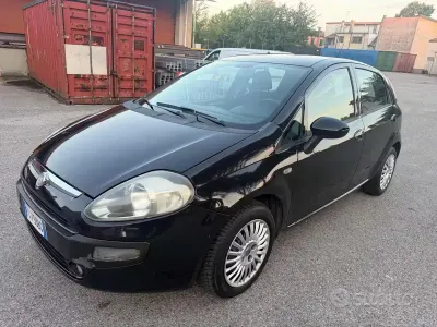 Usata Fiat Punto Evo Dynamic 69 CV (50 kW) 2016 Nero Utilitaria