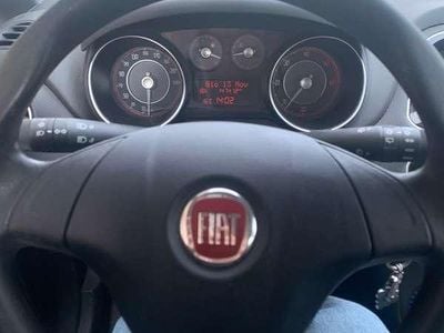 Usata Fiat Punto Young 75 CV (55 kW) 2015 Blu/azzurro Berlina