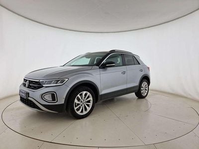 Usata VW T-Roc Life 150 CV (110 kW) 2023 Pyrit silver metallizzato nero SUV