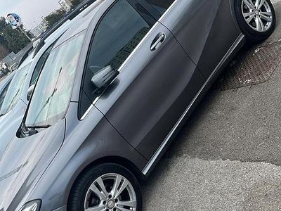 Usata Mercedes B180 109 CV (80 kW) 2015 Grigio Monovolume