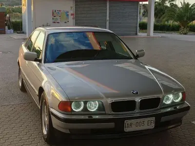 Usata BMW 735 Sport Line 235 CV (172 kW) 1997 Grigio Berlina