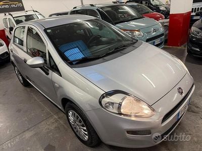Usata Fiat Punto Lounge 69 CV (50 kW) 2015 Grigio Utilitaria