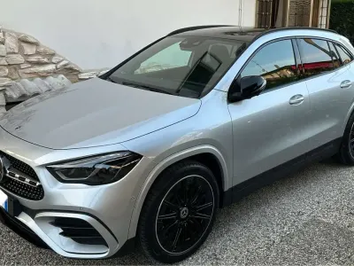 Usata Mercedes GLA200 AMG Line Premium Plus 163 CV (119 kW) 2023 Argento SUV