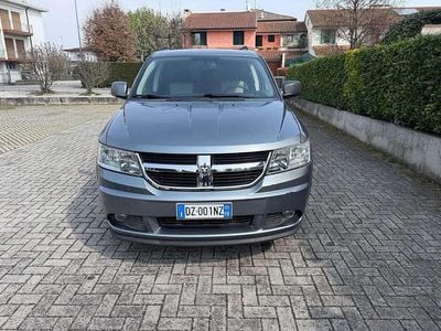 Usata Dodge Journey 140 CV (102 kW) 2009 Grigio SUV