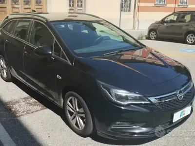 Usata Opel Astra Business 110 CV (80 kW) 2017 Nero Station wagon