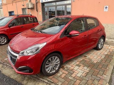 Usata Peugeot 208 Allure 75 CV (55 kW) 2017 Rosso Utilitaria