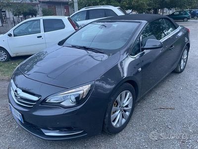 Usata Opel Cascada Cosmo 165 CV (121 kW) 2014 Grigio Cabrio