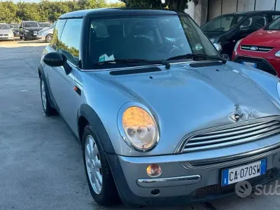 Usata Mini ONE 116 CV (85 kW) 2002 Grigio Utilitaria