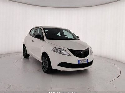 Usata Lancia Ypsilon Gold 69 CV (50 kW) 2024 Bianco Utilitaria