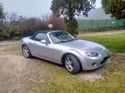 Usata Mazda MX5 126 CV (92 kW) 2006 Grigio Cabrio