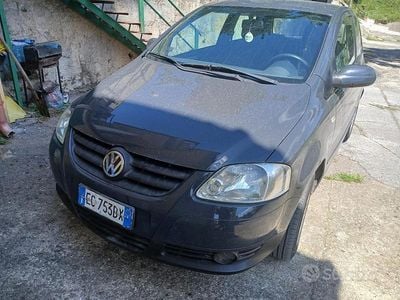 Begagnad VW Fox 70 HK (51 kW) 2010 Grå Halvkombi