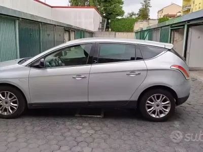 Usata Lancia Delta 105 CV (77 kW) 2011 Grigio Utilitaria