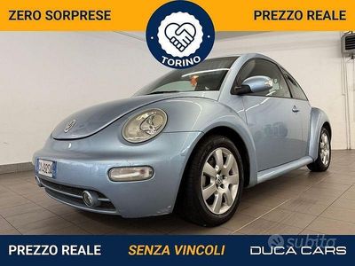 Usata VW New Beetle 101 CV (74 kW) 2005 Blu Utilitaria