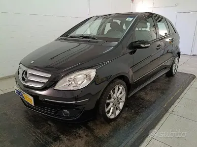 Usata Mercedes B150 95 CV (69 kW) 2006 Nero metallizzato Monovolume