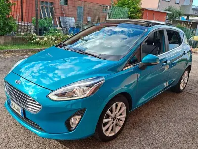 Usata Ford Fiesta Titanium 86 CV (63 kW) 2017 Blu/azzurro Utilitaria