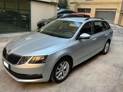 Usata Skoda Octavia G-TEC 110 CV (80 kW) 2018 Grigio Station wagon